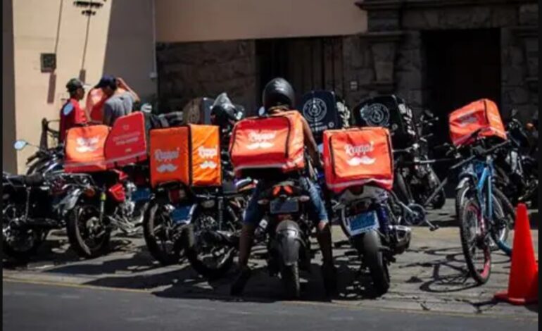 Es necesario que repartidores en motocicleta de plataformas digitales cuenten con seguro contra accidentes