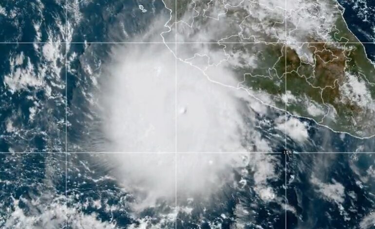 Advierte que el huracán «Polo» podría llegar a la Península de Baja California