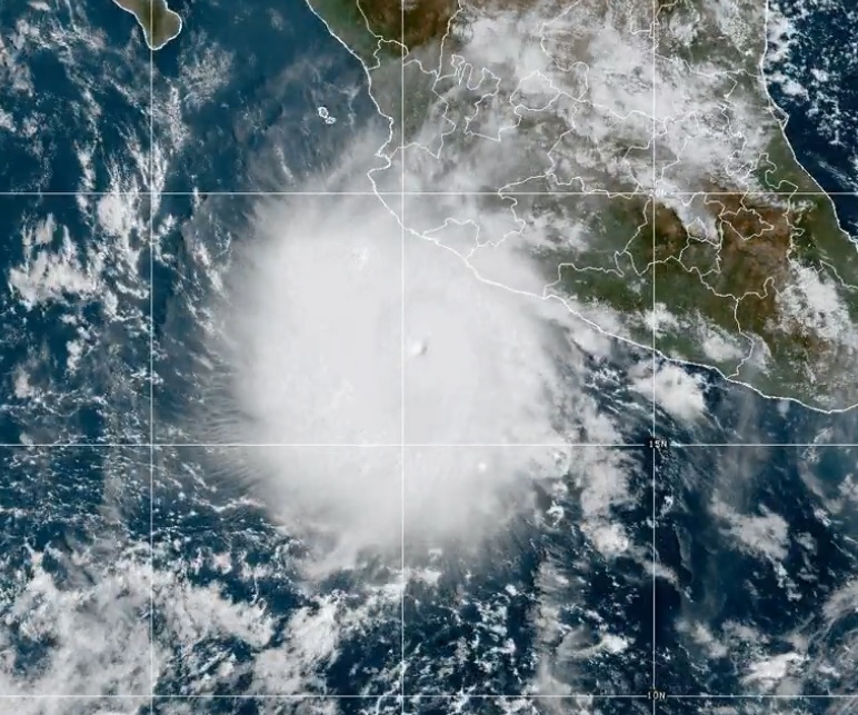 Advierte que el huracán «Polo» podría llegar a la Península de Baja California
