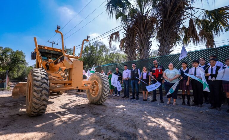 Inicia David De la Peña obra de conexión vial que beneficiará a vecinos de la comunidad de La Tinaja