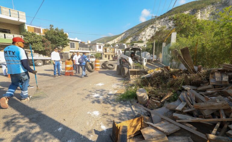 Monterrey intensifica jornada de limpieza en colonia Tierra y Libertad