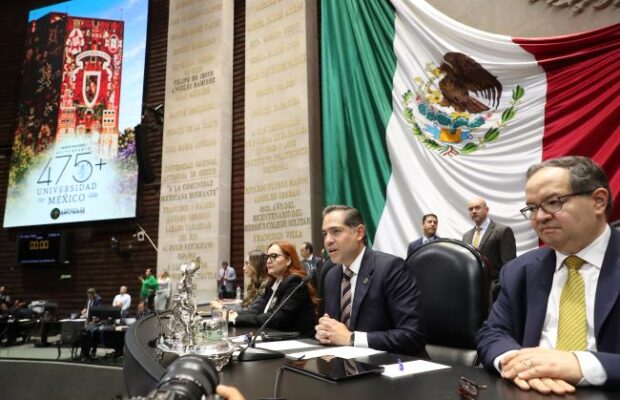 Conmemora Cámara de Diputados 475 años de la UNAM e inscribe su legado con letras de oro