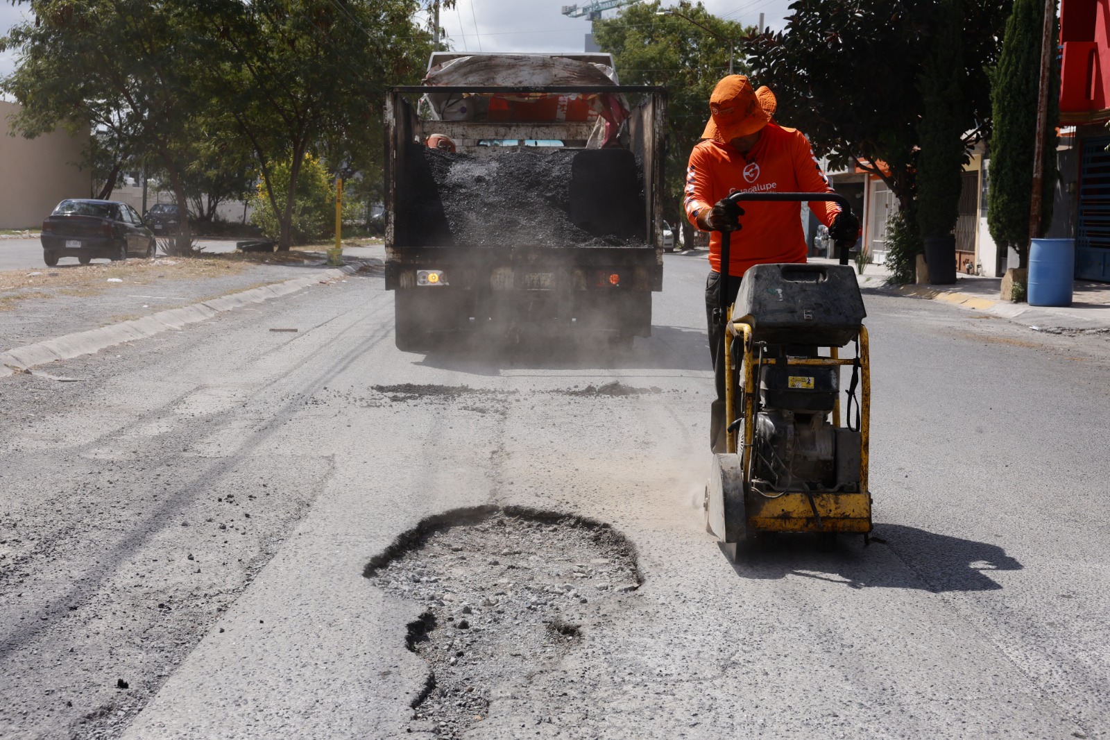 Tras paso de las lluvias, Guadalupe refuerza bacheo y luminarias