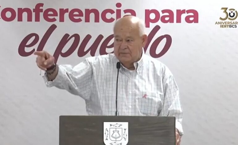 Gobernador de BCS rompe en llanto al cuestionarle el sueldo de su hija en IMSS