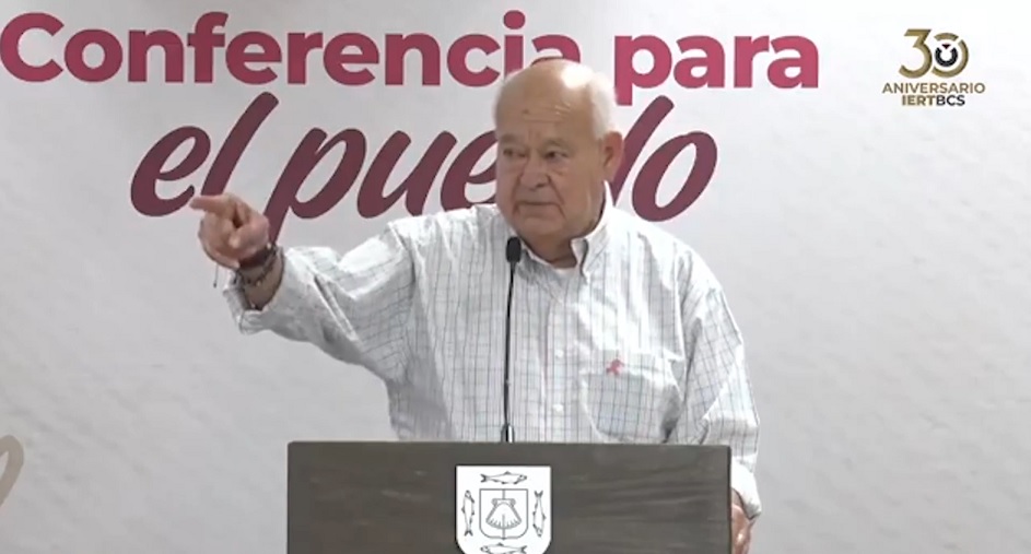 Gobernador de BCS rompe en llanto al cuestionarle el sueldo de su hija en IMSS