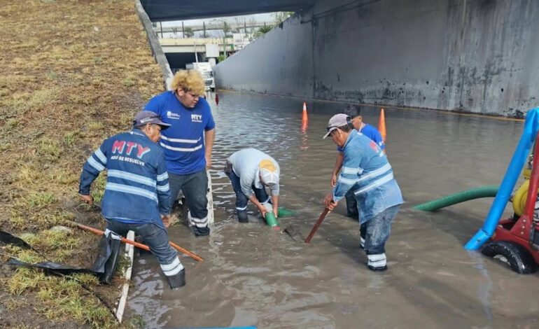Refuerza Municipio de Monterrey limpieza de rejillas ante las lluvias