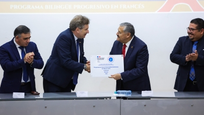 Reconocen enseñanza del francés de Preparatoria 8 de la UANL