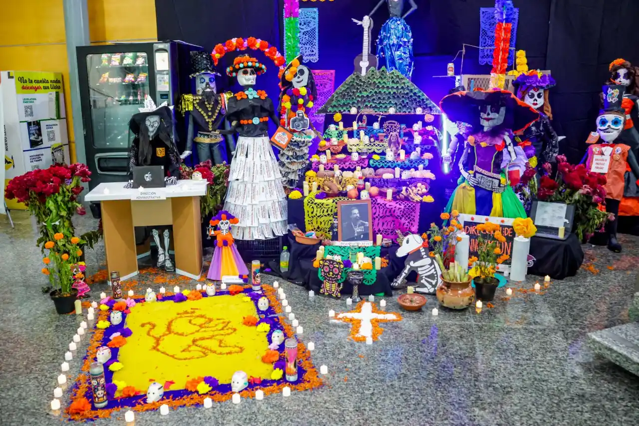 Celebra Gobierno «Día de Muertos» con concurso de altares