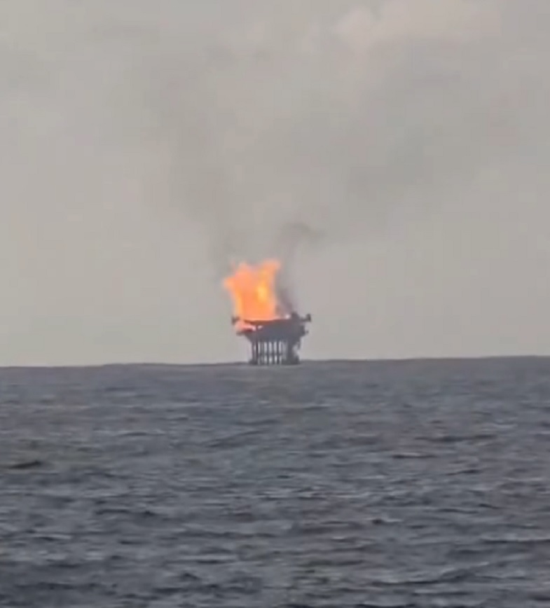 Reportan incendio de plataforma en Sonda de Campeche
