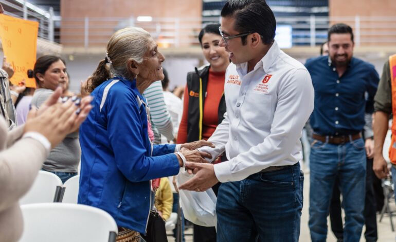 Lleva Félix Arratia programas sociales, apoyos e infraestructura al sur de Nuevo León