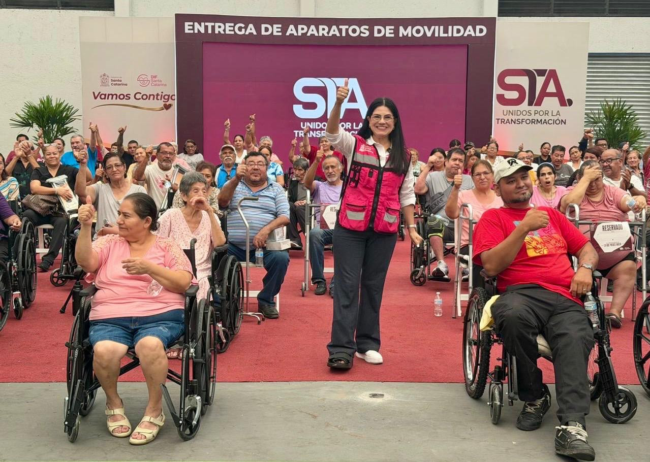 Beneficia Santa Catarina a 140 adultos mayores y personas con discapacidad con aparatos de movilidad
