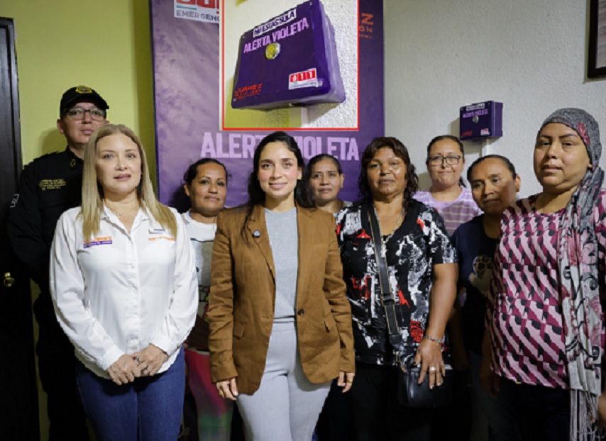 Instala Mónica Oyervides «Botón de Emergencia» para la prevención de violencia familiar