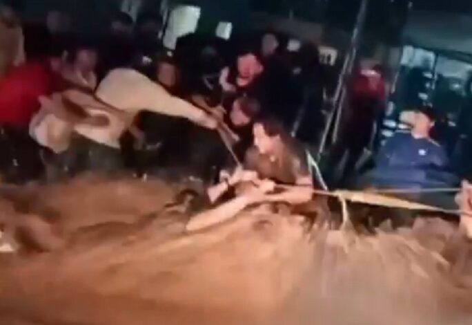 Caos y alerta en Cabo San Lucas por intensas lluvias