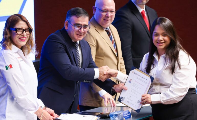 Certifican a docentes de la UANL por su excelencia académica