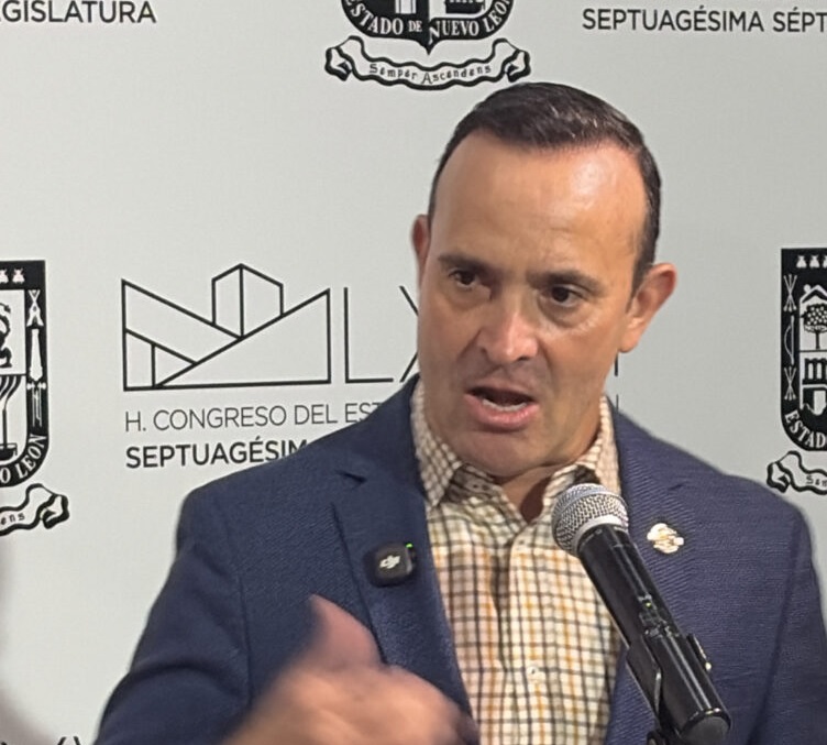 Invita Chale de la Fuente a Samuel a que pida licencia… «Nosotros nombraremos al interino»