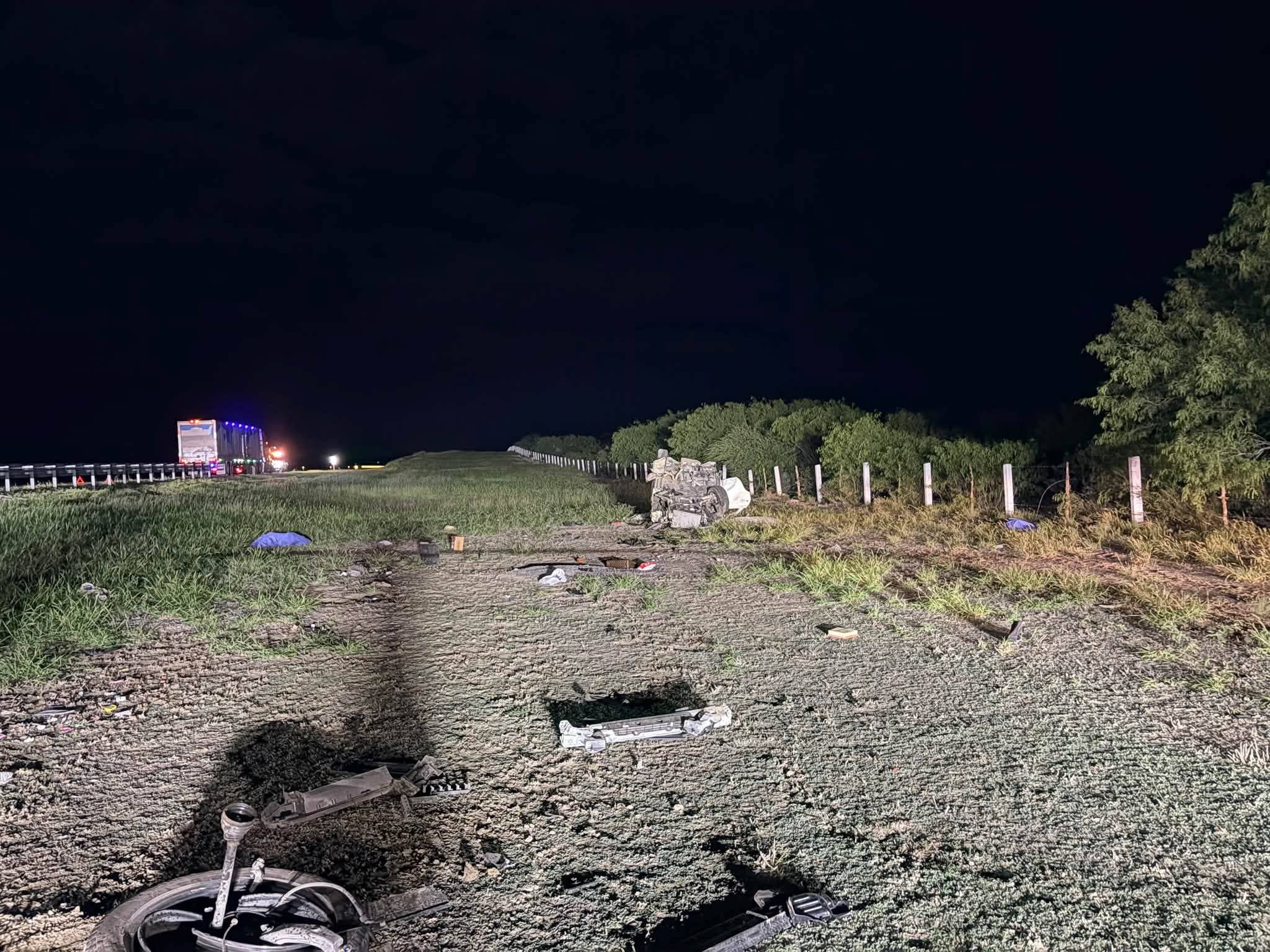 Fallecen dos mujeres tras arrollar a un venado y volcar sobre la Autopista a Reynosa, en General Bravo