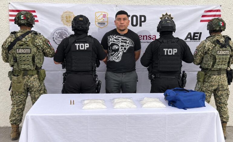 «El Chuy» andaba por calles de Escobedo con 3 kilos de «cristal» como si nada; lo detienen