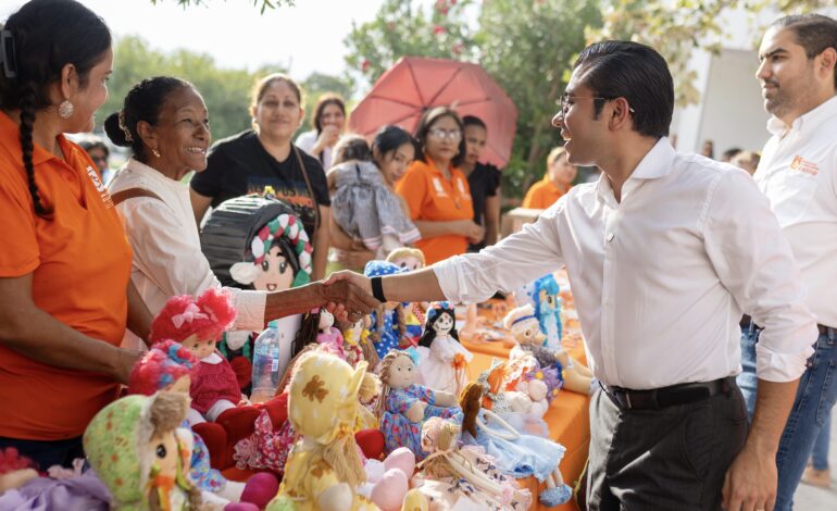 Fortalece Félix Arratia Centros Comunitarios con 70 mil inscripciones en un trimestre
