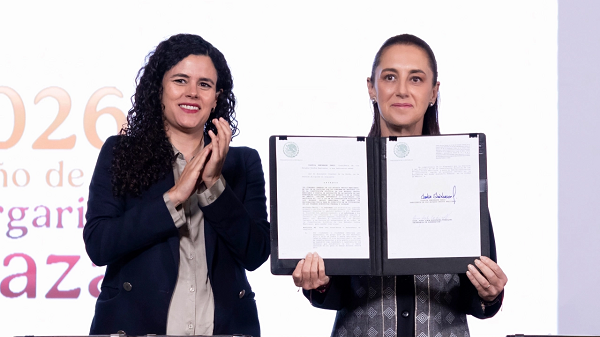 Firma Sheinbaum decreto que veta la doble nacionalidad para Gobernadores y Presidente