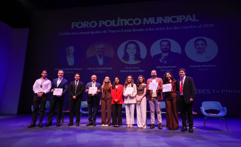 Participa Alcalde de San Pedro en foro de liderazgo y retos municipales