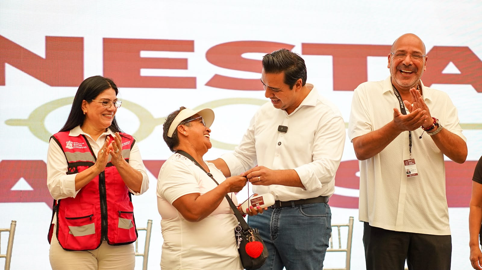 Entrega Santa Catarina 10 mil lentes gratuitos a través del programa “Bienestar a la Vista”