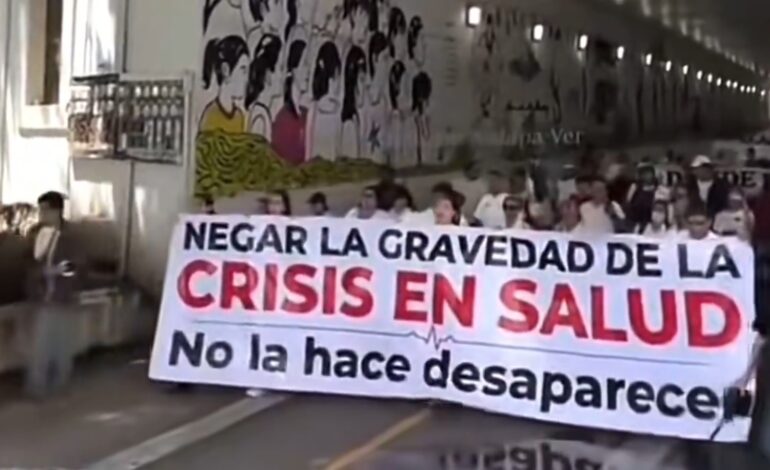 Ante peor crisis del IMSS, Sheinbaum defiende las acciones e inversiones en salud