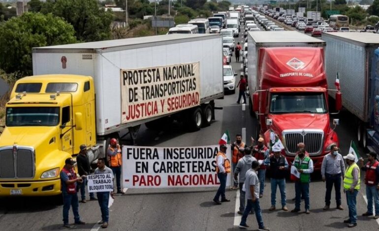 Transportistas protestan en 19 estados del país: Denuncian inseguridad en carreteras