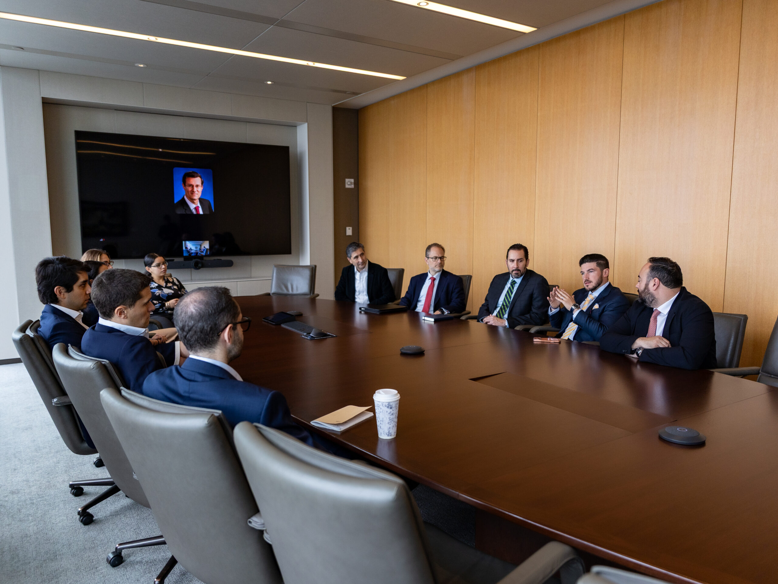 Samuel García promociona cartera de proyectos de Nuevo León ante gigantes financieros de Wall Street