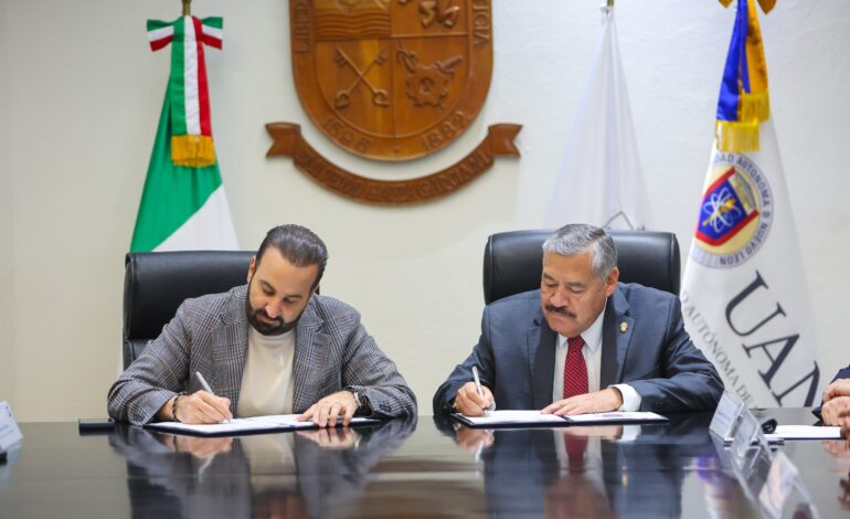 Fortalecen San Pedro y UANL formación académica de servidores públicos