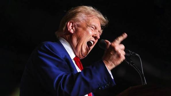 “Los volamos por los aires o llegamos a un acuerdo”: Trump endurece postura frente a Irán